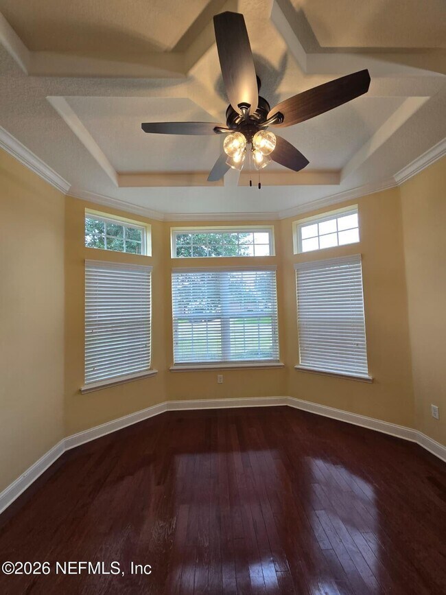 296 Ellsworth Cir