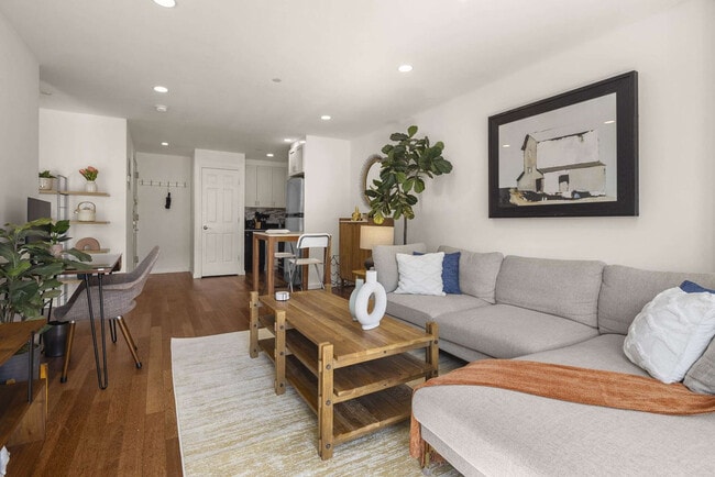 Photo - 15 St Marks Pl Unit ID1364129P