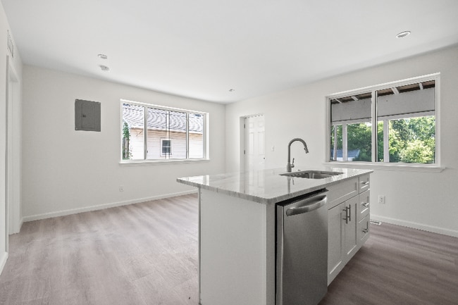 34 Cross St Unit 3