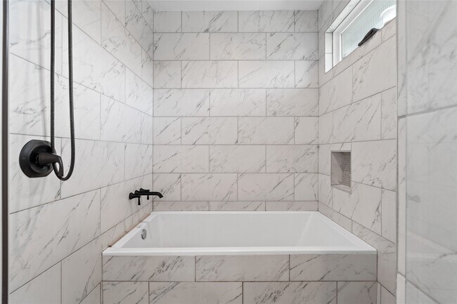 Photo - 1222 Mcneil St