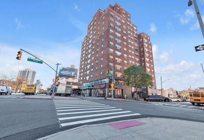 Building Photo - 10740 70th Rd Unit 7F