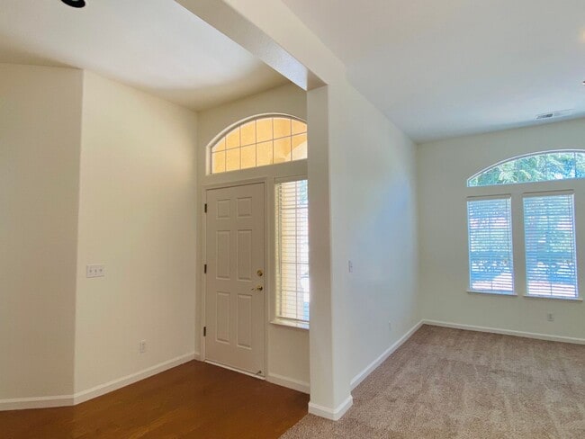 Photo - $2,795 Peach & Alluvial, Pool + Clovis Trail Access | W. Fallbrook Ave, Clovis