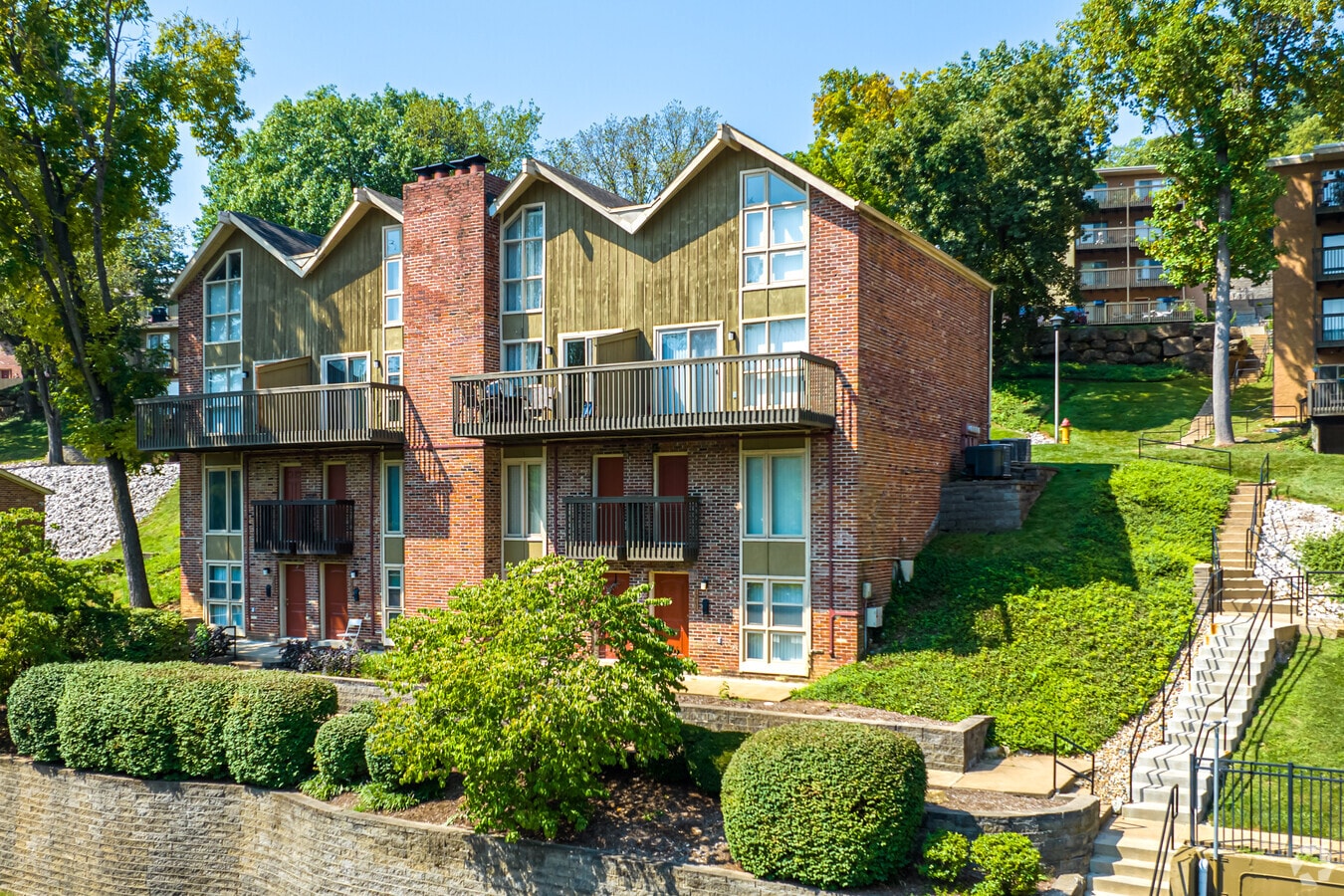 Kirkwood Bluffs - Kirkwood Bluffs Apartments