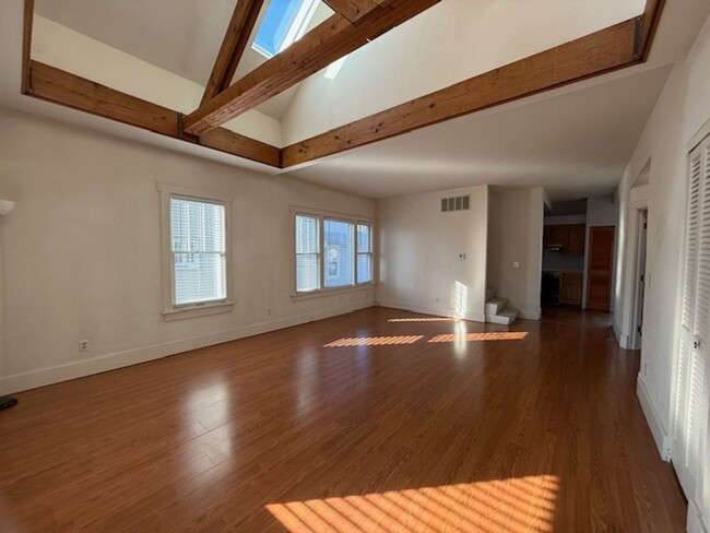 415 N Summit Ave