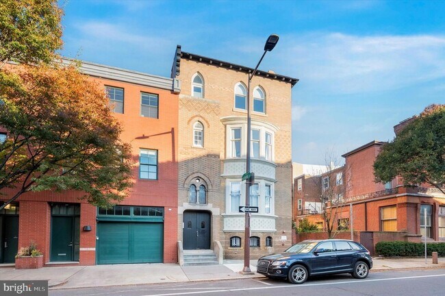 Building Photo - 265 S 22nd St Unit 3F