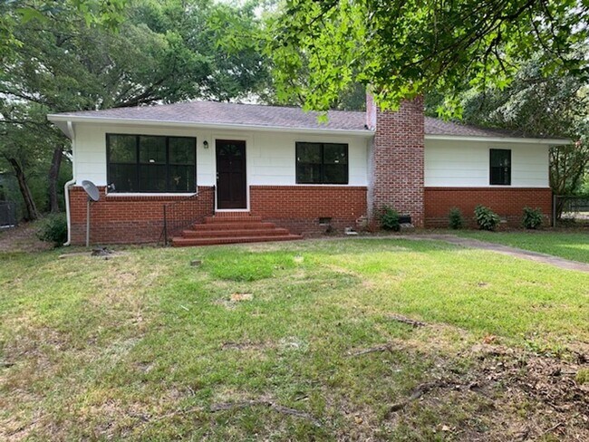 Photo - Renovated 3 Bedroom 2 Bath Home for Rent!