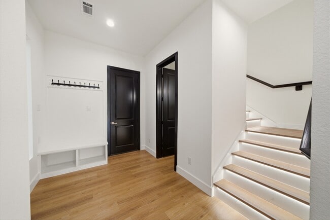 Photo - 4441 Gunter St