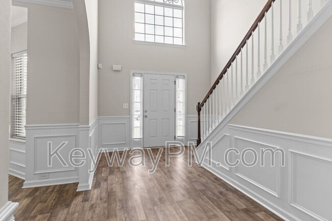 Photo - 2908 Wellington St