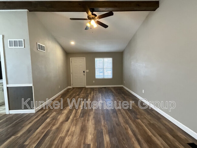 Photo - 346 Radcliff Rd