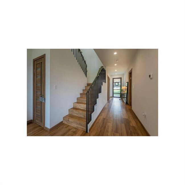 Photo - 2103 Crazyhorse Pass