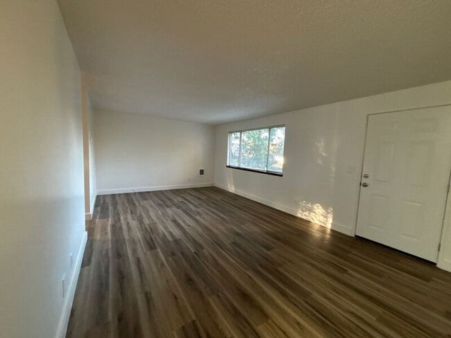 Photo - 4433 Campbell Dr SE