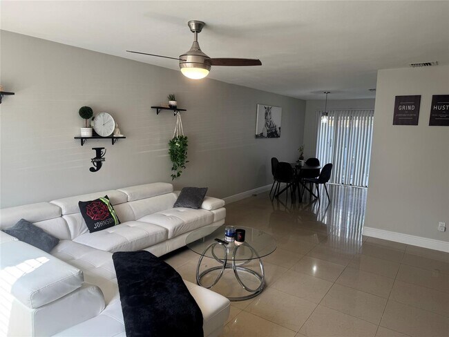 Photo - 6104 Channel Dr