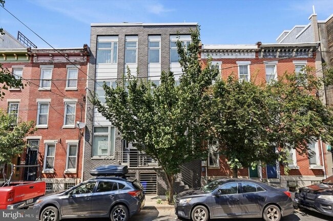 Photo - 2719 Cambridge St