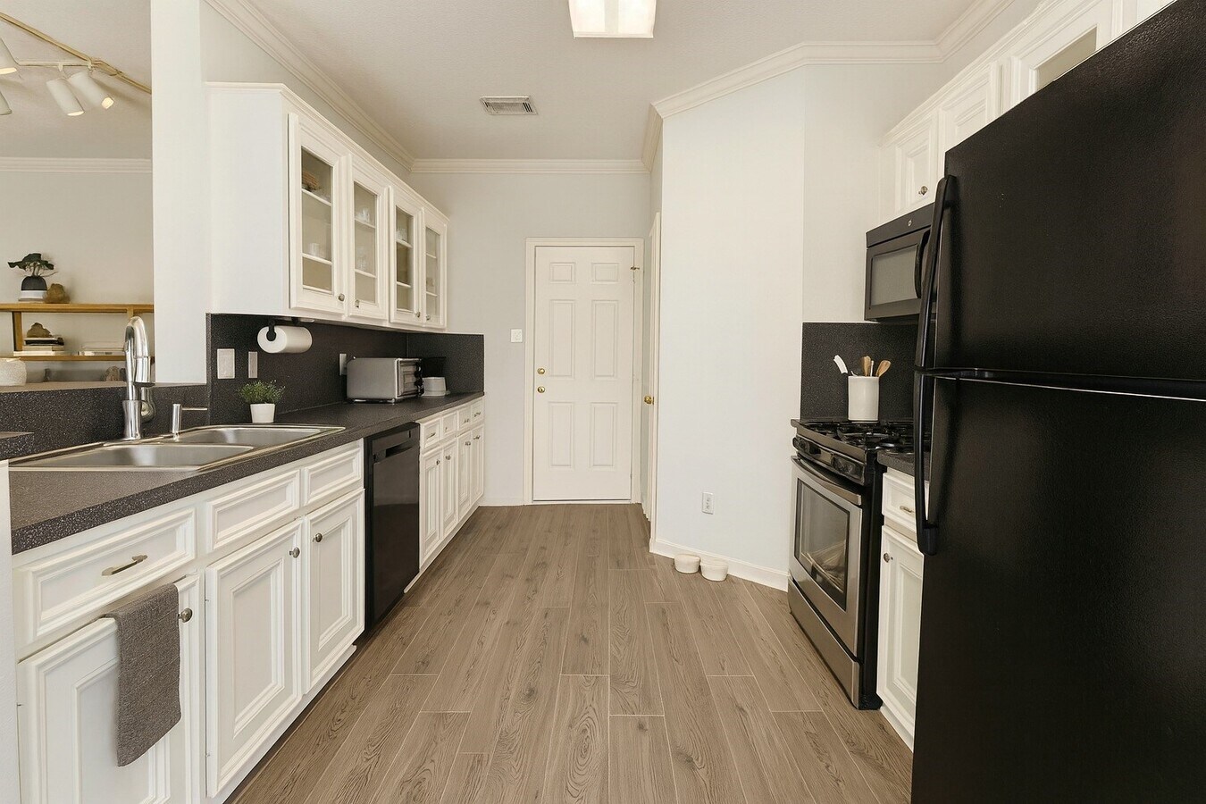 Photo - 816 2nd St