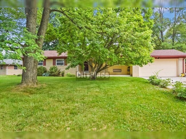 Photo - 636 Oak Dr