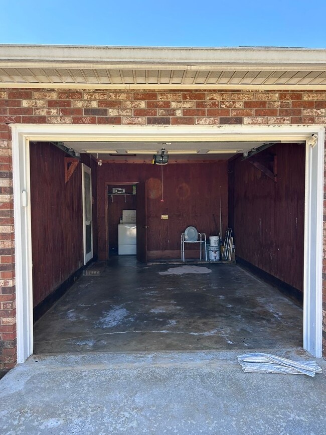 Photo - 1706 Danenhower Rd