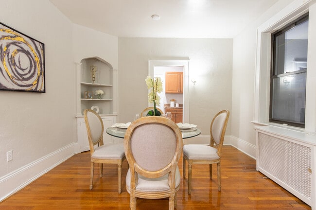 Photo - Randolph Manor Apartments