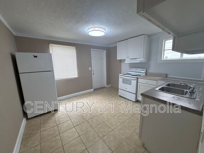 Photo - 1838 Watkins St