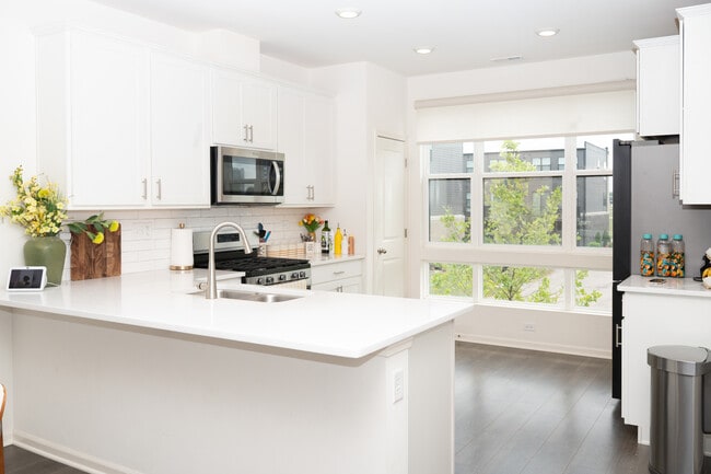 Photo - 2204 Venture Dr