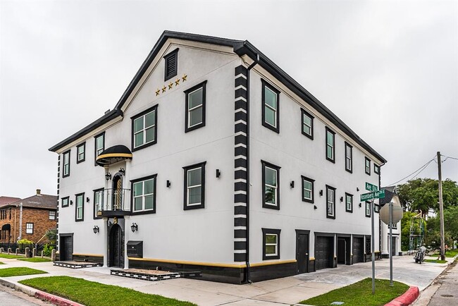 Photo - 1801 Rosenberg St Apartment Unit 304