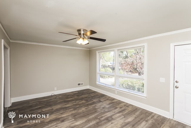 Photo - 1700 Inglewood Dr