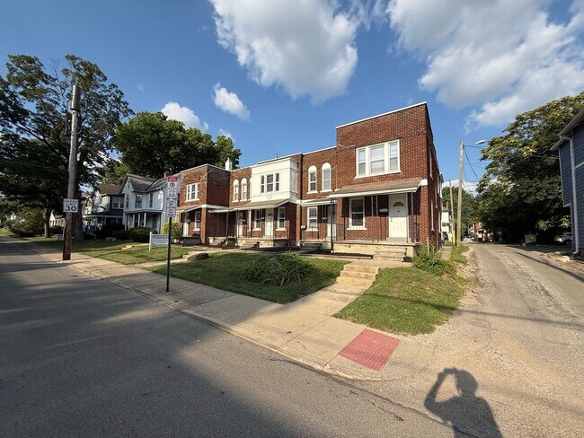 Photo - 2112-2120 Indianola Ave. Unit 2118