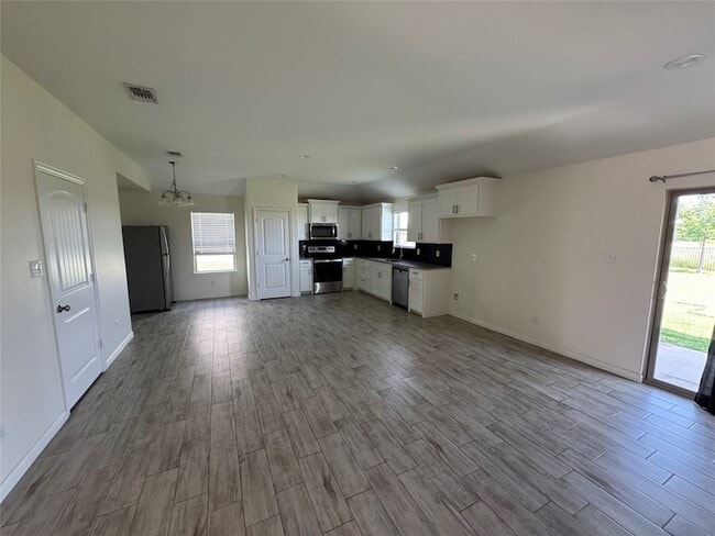 3409 Sandstone Dr