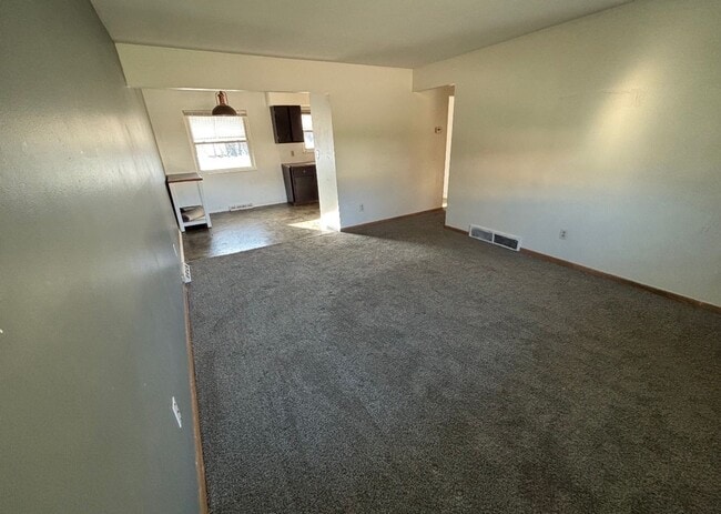 Photo - 5074 Miller Ave