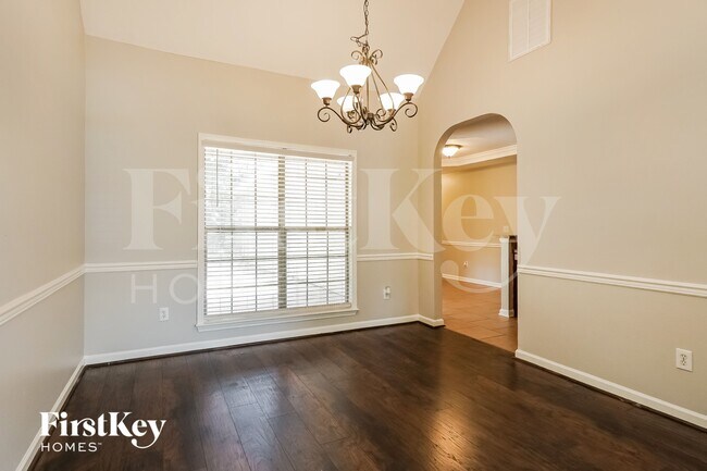 Photo - 150 Chinaberry Ln