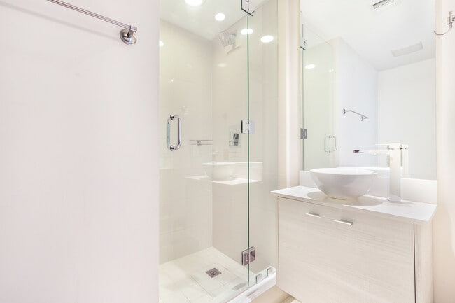 Photo - 650 NE 32nd St Unit # 3903
