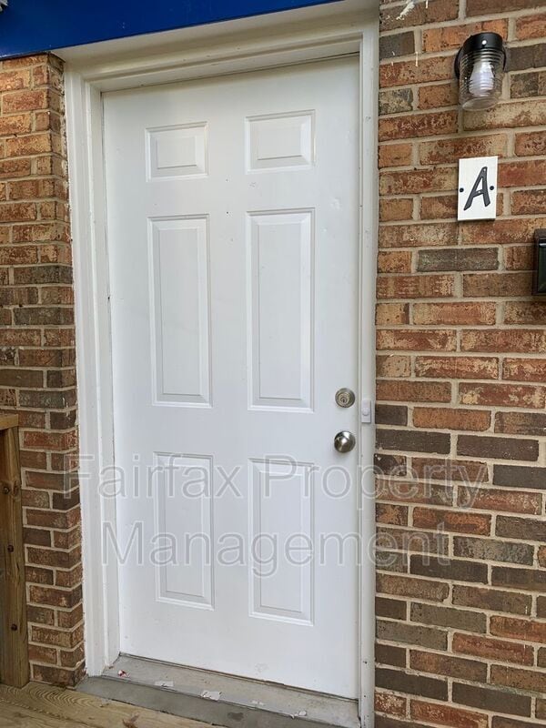 Photo - 2420 Owen St Unidad A