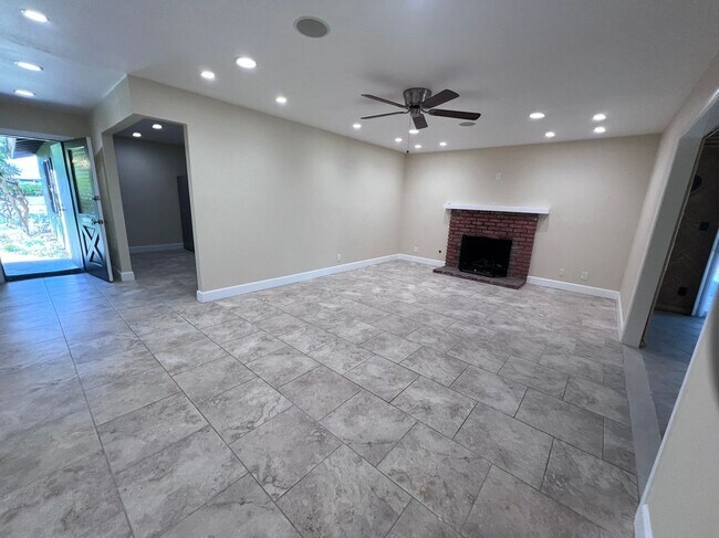 Photo - 8490 Drey Rd