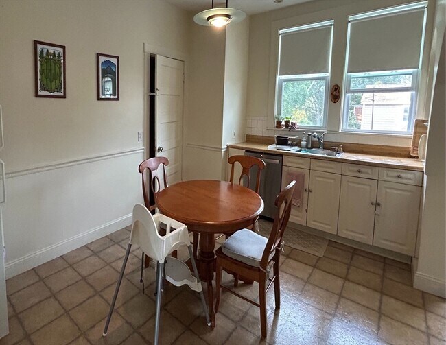 Photo - 20 Newbury St Unit 3