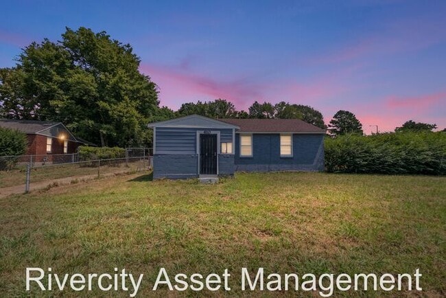 Building Photo - HUGE 4-Bed, 1-Bath Home IN 38109!!! Sectio...