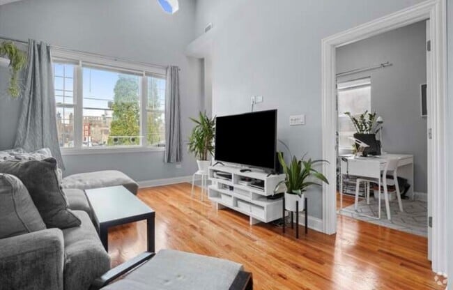 Building Photo - 1920 S Sangamon St Rental
