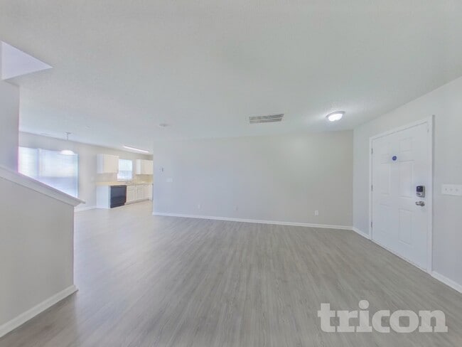 5203 Holbert Cir