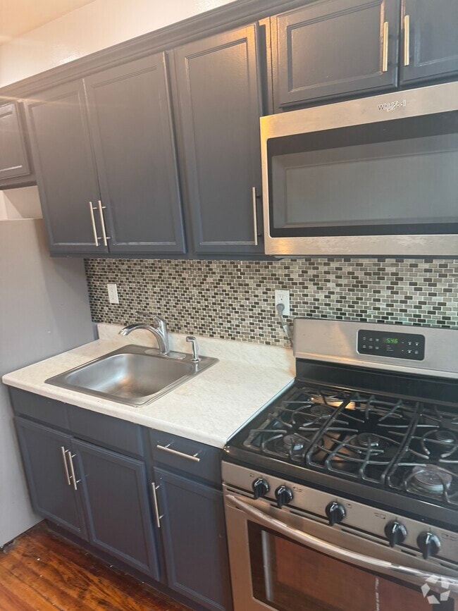 Building Photo - 821 Troy Ave Unit 2A Rental