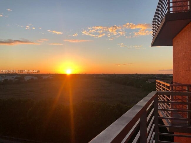 Building Photo - 7875 NW 107th Ave Unit 619