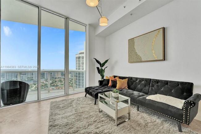 Building Photo - 18101 Collins Ave Unit PH206