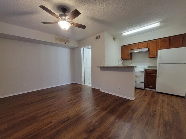 Photo - 9809 Walnut St Unit e302