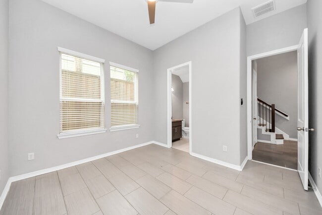 Photo - 2219 Bellefontaine