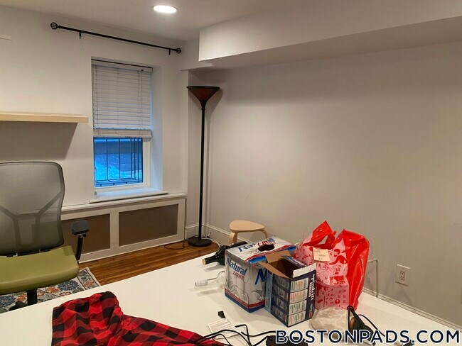 Building Photo - 45 Westland Ave