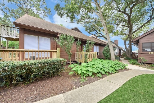 651 Davis Rd