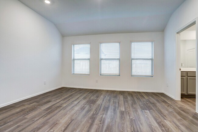 Photo - 5003 Viridian Forrest Dr