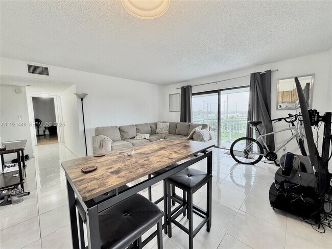 Photo - 505 S Pine Island Rd Unit 407B