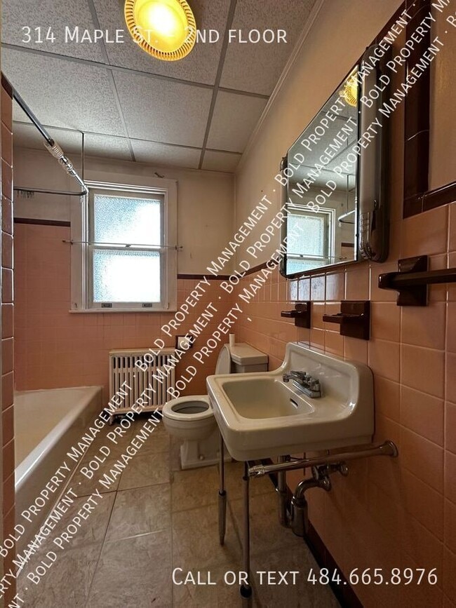 Photo - 314 Maple St Unit 2nd floor