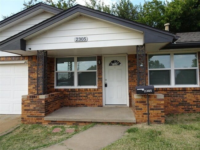 2305 Maple Dr