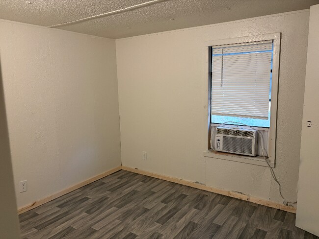 Photo - 9640 Gatun St