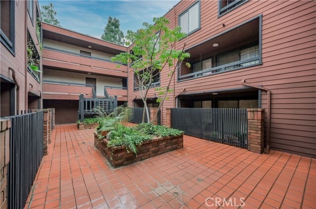 Photo - 4425 Whitsett Ave