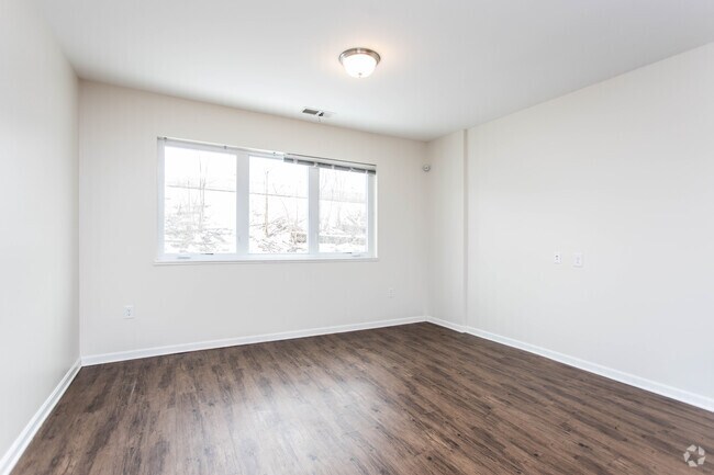 2BR, 1BA - 900 SF - Trolley Park